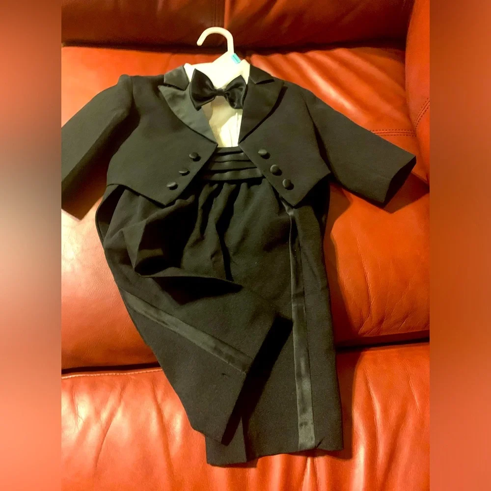 Baby 5-pc black tuxedo. - Picture 1 of 3